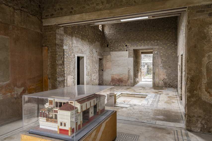 Plastico della Casa del Poeta Tragico con vista sull’atrio interno a Pompei