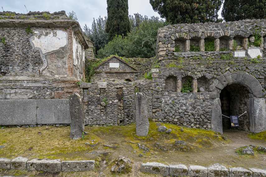 Tombe familiari nella Necropoli di Porta Nocera a Pompei